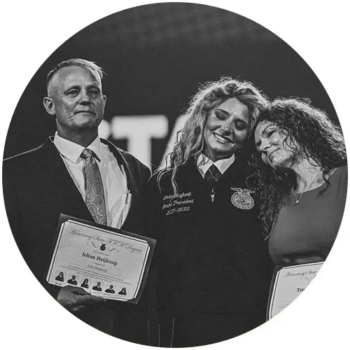 Heijkoop Family Heijkoop Family winning an award.